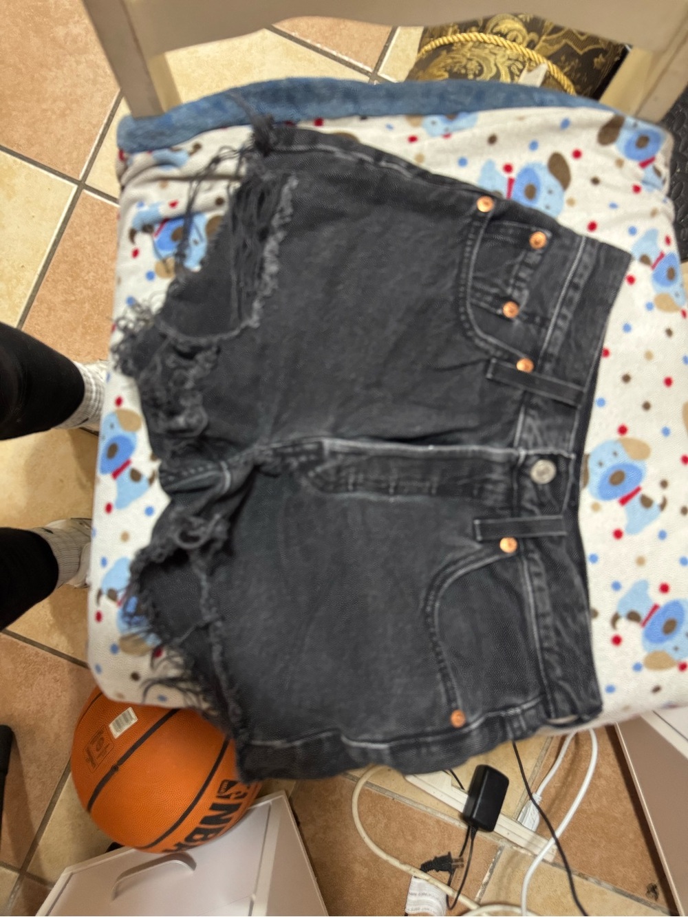 Guess Black Distressed Frayed-Hem Denim Shorts